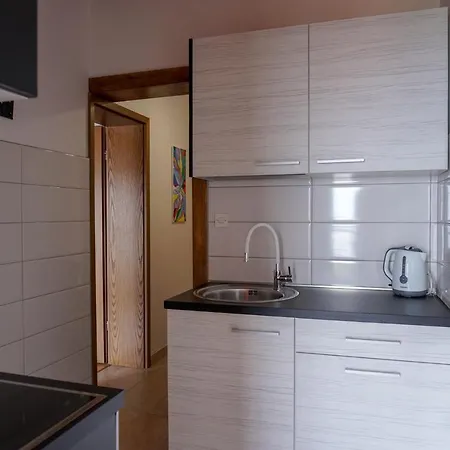 Jakov 3*