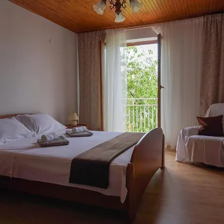 Jakov Guest house