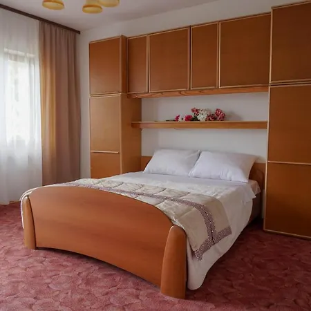 Jakov 3*